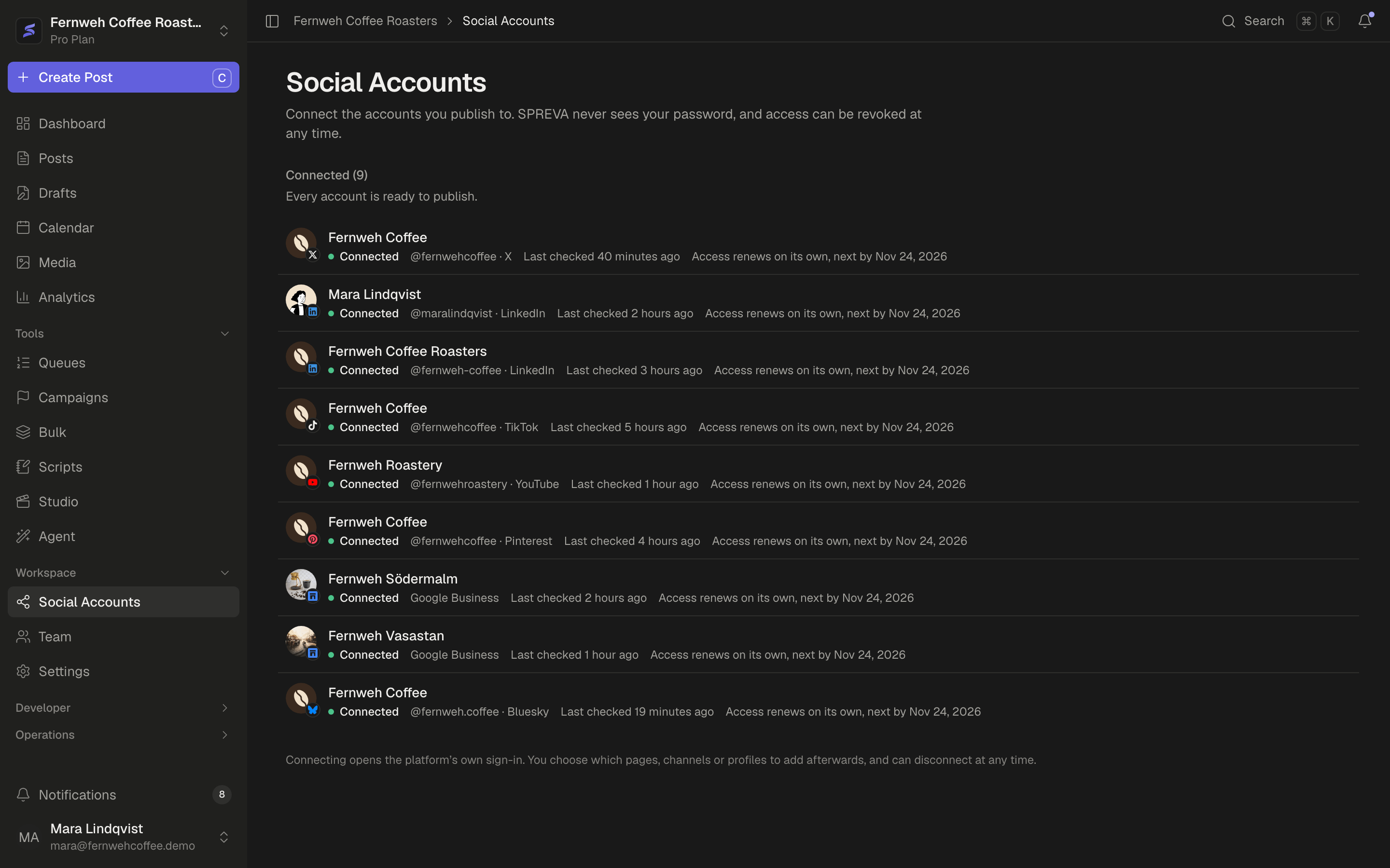 Connected social accounts, each with its connection health and the network it belongs to.